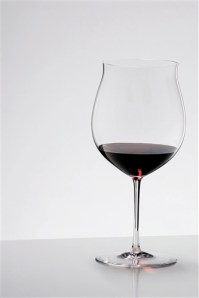 For $106 per wine glass, I expect a centered photo.
